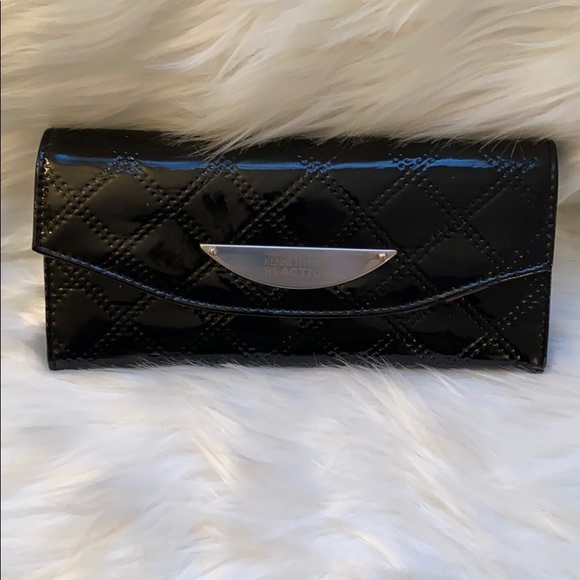 Kenneth Cole Reaction Wallet - Picture 1 of 6